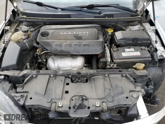 ✅ 2016 Chrysler 200 Limited • VIN: 1C3CCCABXGN159406 • Lot: 68306055. Wystawiony na Copart z przebiegiem 195 933 mil. Bezpłatny archiwum sprzedaży aukcyjnych z USA i szczegółowy raport historii pojazdu na DreamBid. Zdjęcie 11.