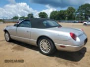 ✅ 2004 Ford Thunderbird Deluxe • VIN: 1FAHP60A04Y100445 • Лот: 56583305. Опубликован ранее на Copart с пробегом 74 343 миль. Бесплатный доступ к архиву аукционных продаж из США и подробный отчёт об истории автомобиля на DreamBid. Изображение 2.