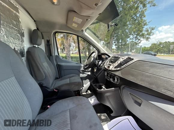 ✅ 2015 Ford Transit Cargo • VIN: 1FTNR1ZM6FKA47229 • Lot: 61978315. Listed on Copart with 227,678 mi. Free auction sales archive from the USA and detailed vehicle history report at DreamBid. Image 5.
