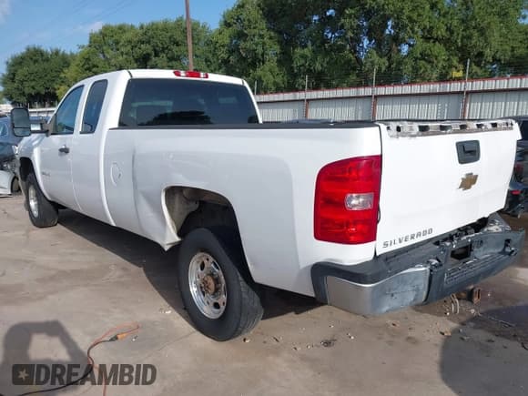 ✅ 2007 Chevrolet Silverado 2500HD Work Truck • VIN: 1GCHC29K27E547469 • Лот: 42602589. Опубликован ранее на IAAI с пробегом 276 557 миль. Бесплатный доступ к архиву аукционных продаж из США и подробный отчёт об истории автомобиля на DreamBid. Изображение 3.