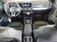 ✅ 2023 Mercedes-Benz EQB 250+ • VIN: W1N9M0CB7PN061893 • Lot: 70268004. Wystawiony na Copart z przebiegiem 6 500 mil. Bezpłatny archiwum sprzedaży aukcyjnych z USA i szczegółowy raport historii pojazdu na DreamBid. Zdjęcie 8.