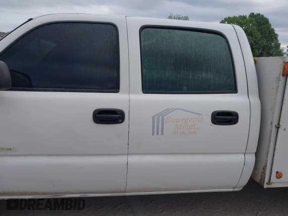 ✅ 2005 GMC Sierra 2500HD • VIN: 1GDHC23U95F917734 • Лот: 42019476. Опубликован ранее на IAAI с пробегом 360 996 миль. Бесплатный доступ к архиву аукционных продаж из США и подробный отчёт об истории автомобиля на DreamBid. Изображение 15.