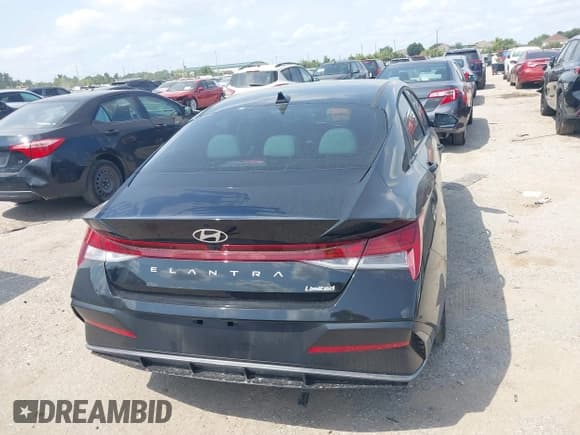 ✅ 2025 Hyundai Elantra Limited • VIN: KMHLP4DGXSU964944 • Lot: 43139973. Wystawiony na IAAI z przebiegiem 1 833 mil. Bezpłatny archiwum sprzedaży aukcyjnych z USA i szczegółowy raport historii pojazdu na DreamBid. Zdjęcie 16.