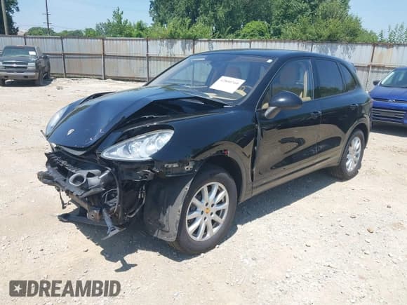 ✅ 2014 Porsche Cayenne • VIN: WP1AA2A29ELA05165 • Lot: 42800760. Listed on IAAI with 191,087 mi. Free auction sales archive from the USA and detailed vehicle history report at DreamBid. Image 17.