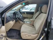 ✅ 2012 Toyota Highlander • VIN: 5TDZK3EH6CS068595 • Лот: 80863625. Опубликован ранее на Copart с пробегом 224 032 миль. Бесплатный доступ к архиву аукционных продаж из США и подробный отчёт об истории автомобиля на DreamBid. Изображение 7.