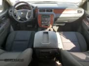 ✅ 2011 Chevrolet Suburban LS • VIN: 1GNSCHE08BR238949 • Lot: 74702004. Wystawiony na Copart z przebiegiem 147 451 mil. Bezpłatny archiwum sprzedaży aukcyjnych z USA i szczegółowy raport historii pojazdu na DreamBid. Zdjęcie 8.