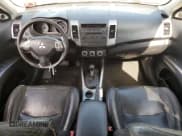 ✅ 2007 Mitsubishi Outlander XLS • VIN: JA4MS41X87Z009687 • Lot: 70343865. Wystawiony na Copart z przebiegiem 180 941 mil. Bezpłatny archiwum sprzedaży aukcyjnych z USA i szczegółowy raport historii pojazdu na DreamBid. Zdjęcie 8.