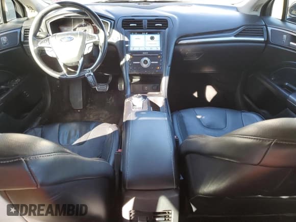 ✅ 2017 Ford Fusion Titanium • VIN: 3FA6P0SU6HR187705 • Лот: 90347725. Опубликован ранее на Copart с пробегом 138 139 миль. Бесплатный доступ к архиву аукционных продаж из США и подробный отчёт об истории автомобиля на DreamBid. Изображение 8.