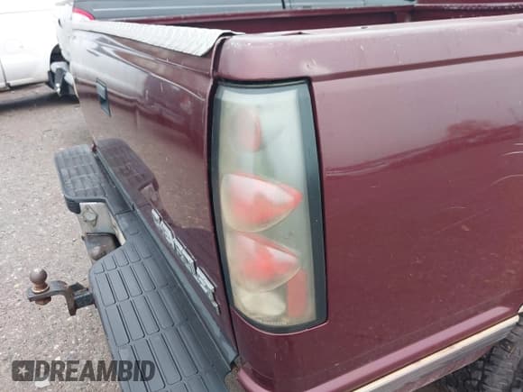 ✅ 1998 Chevrolet Silverado 1500 • VIN: 2GCEC19RXW1108997 • Лот: 43738478. Опубликован ранее на IAAI с пробегом 191 229 миль. Бесплатный доступ к архиву аукционных продаж из США и подробный отчёт об истории автомобиля на DreamBid. Изображение 6.