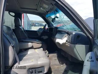 ✅ 2001 Chevrolet Suburban LT • VIN: 3GNFK16T51G150752 • Лот: 41864072. Опубликован ранее на IAAI с пробегом 369 548 миль. Бесплатный доступ к архиву аукционных продаж из США и подробный отчёт об истории автомобиля на DreamBid. Изображение 5.