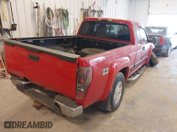 ✅ 2004 Chevrolet Colorado LS Z71 • VIN: 1GCDT196448147838 • Lot: 42647542. Wystawiony na IAAI z przebiegiem 196 194 mil. Bezpłatny archiwum sprzedaży aukcyjnych z USA i szczegółowy raport historii pojazdu na DreamBid. Zdjęcie 4.