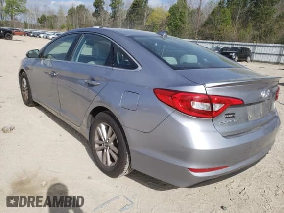 ✅ 2016 Hyundai Sonata SE • VIN: 5NPE24AF0GH364412 • Lot: 47107293. Listed on Copart with 121,975 mi. Free auction sales archive from the USA and detailed vehicle history report at DreamBid. Image 2.