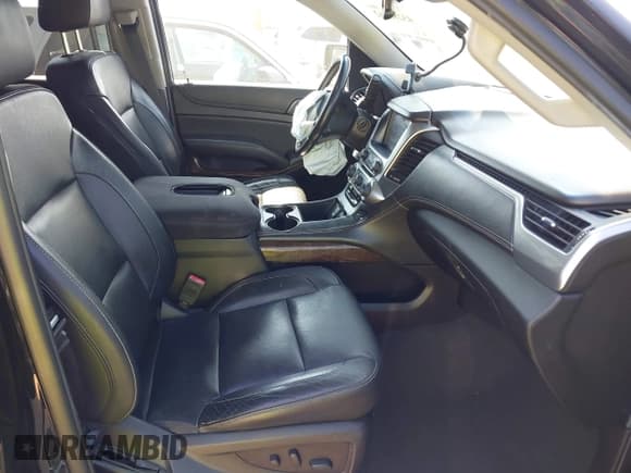 ✅ 2019 Chevrolet Suburban LT • VIN: 1GNSCHKC9KR375252 • Lot: 43286862. Wystawiony na IAAI z przebiegiem 214 493 mil. Bezpłatny archiwum sprzedaży aukcyjnych z USA i szczegółowy raport historii pojazdu na DreamBid. Zdjęcie 5.