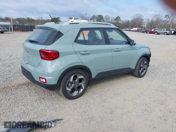 ✅ 2025 Hyundai Venue SEL • VIN: KMHRC8A37SU355454 • Lot: 41710423. Listed on IAAI with 4,322 mi. Free auction sales archive from the USA and detailed vehicle history report at DreamBid. Image 4.