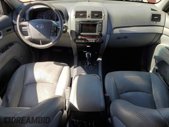 ✅ 2009 Kia Borrego EX • VIN: KNDJJ741795018508 • Lot: 68068774. Listed on Copart with 195,815 mi. Free auction sales archive from the USA and detailed vehicle history report at DreamBid. Image 8.