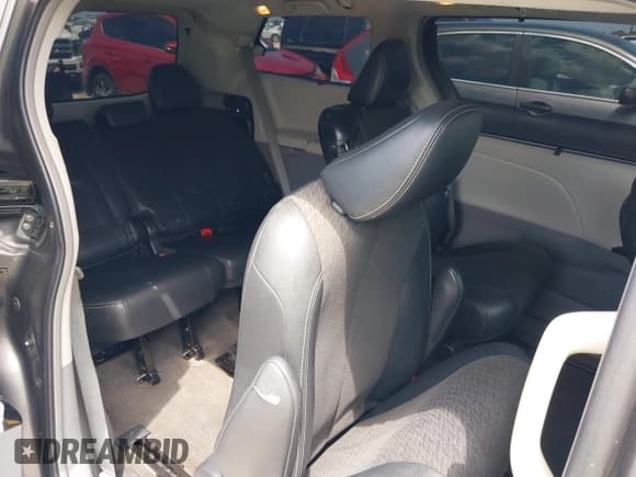 ✅ 2014 Toyota Sienna SE • VIN: 5TDXK3DC7ES487541 • Lot: 42998929. Listed on IAAI with 214,475 mi. Free auction sales archive from the USA and detailed vehicle history report at DreamBid. Image 8.