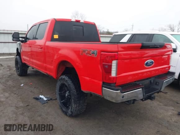 ✅ 2017 Ford F-250 Lariat • VIN: 1FT7W2B65HEF12104 • Lot: 41503624. Wystawiony na IAAI z przebiegiem Nie podano. Bezpłatny archiwum sprzedaży aukcyjnych z USA i szczegółowy raport historii pojazdu na DreamBid. Zdjęcie 3.