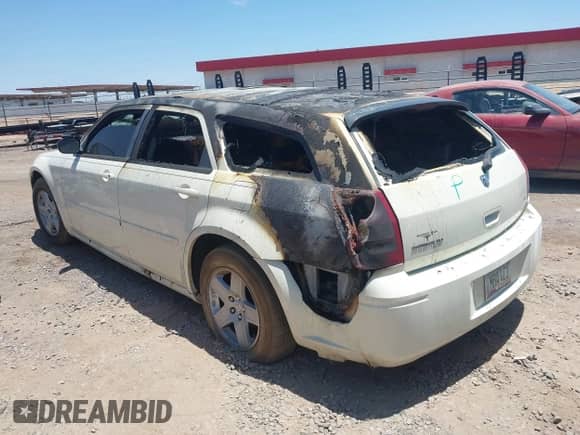 2005 Dodge Magnum SE с VIN 2D4FV48V95H562004, выставлен на аукционе IAAI как лот 42609295 с пробегом Не указан миль и . История ставок и продаж доступна на DreamBid. Изображение 3.