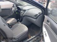 ✅ 2017 Hyundai Accent SE • VIN: KMHCT4AE8HU353902 • Lot: 42913752. Wystawiony na IAAI z przebiegiem 60 941 mil. Bezpłatny archiwum sprzedaży aukcyjnych z USA i szczegółowy raport historii pojazdu na DreamBid. Zdjęcie 5.