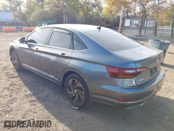 ✅ 2019 Volkswagen Jetta SEL Premium • VIN: 3VWG57BU0KM068501 • Lot: 43447848. Listed on IAAI with 111,650 mi. Free auction sales archive from the USA and detailed vehicle history report at DreamBid. Image 3.