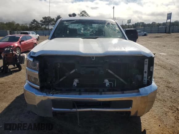 ✅ 2016 Chevrolet Silverado 2500HD Work Truck • VIN: 1GC1CUEG9GF232323 • Lot: 79619394. Wystawiony na Copart z przebiegiem 186 572 mil. Bezpłatny archiwum sprzedaży aukcyjnych z USA i szczegółowy raport historii pojazdu na DreamBid. Zdjęcie 5.