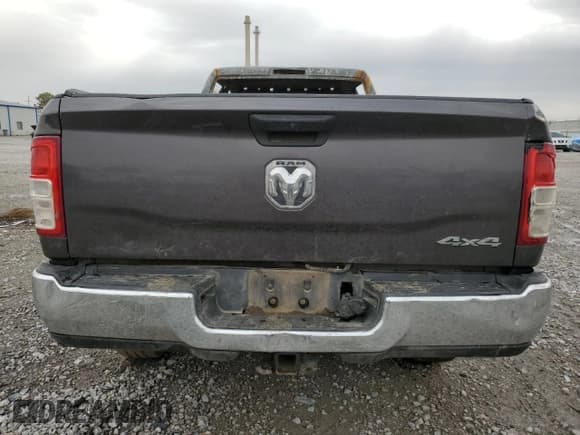 ✅ 2019 Ram 2500 Tradesman • VIN: 3C6UR5HL1KG685084 • Lot: 51698585. Wystawiony na Copart z przebiegiem Nie podano. Bezpłatny archiwum sprzedaży aukcyjnych z USA i szczegółowy raport historii pojazdu na DreamBid. Zdjęcie 6.