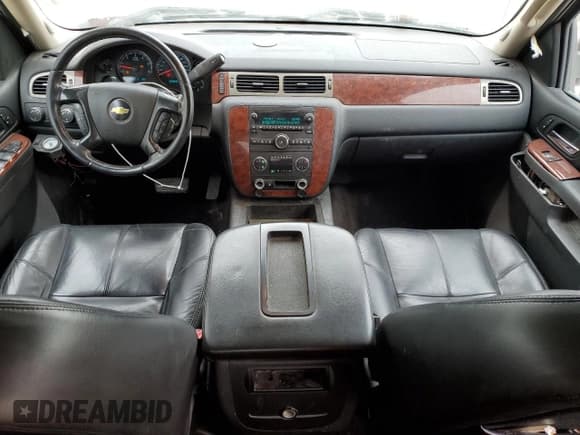 ✅ 2011 Chevrolet Silverado 1500 LTZ • VIN: 3GCPKTE3XBG119783 • Lot: 85737655. Wystawiony na Copart z przebiegiem 200 652 mil. Bezpłatny archiwum sprzedaży aukcyjnych z USA i szczegółowy raport historii pojazdu na DreamBid. Zdjęcie 8.