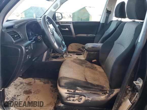 ✅ 2024 Toyota 4Runner SR5 • VIN: JTEEU5JR0R5314697 • Lot: 82497195. Wystawiony na Copart z przebiegiem 28 195 mil. Bezpłatny archiwum sprzedaży aukcyjnych z USA i szczegółowy raport historii pojazdu na DreamBid. Zdjęcie 7.