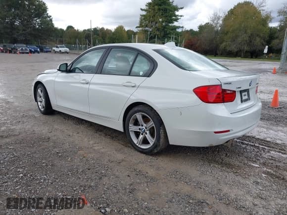 ✅ 2015 BMW 3 Series 328i xDrive • VIN: WBA3B5C52FP653812 • Лот: 43516116. Опубликован ранее на IAAI с пробегом 79 816 миль. Бесплатный доступ к архиву аукционных продаж из США и подробный отчёт об истории автомобиля на DreamBid. Изображение 3.