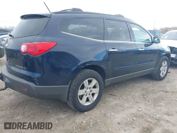 2011 Chevrolet Traverse 1LT z VIN 1GNKVGEDXBJ180381, wystawiony jako IAAI lot #43579864 z przebiegiem 137 622 mil mil oraz . Historia ofert i sprzedaży dostępna na DreamBid. Obrazek 4.