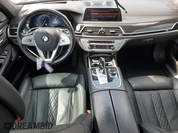 ✅ 2018 BMW 7 Series 750i • VIN: WBA7F0C58JGM22981 • Лот: 58816625. Опубликован ранее на Copart с пробегом 6 213 миль. Бесплатный доступ к архиву аукционных продаж из США и подробный отчёт об истории автомобиля на DreamBid. Изображение 8.