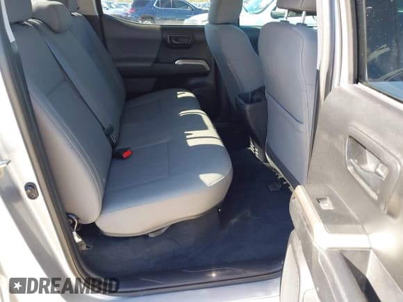 ✅ 2019 Toyota Tacoma SR5 • VIN: 5TFAZ5CN8KX077501 • Lot: 43590703. Listed on IAAI with 50,518 mi. Free auction sales archive from the USA and detailed vehicle history report at DreamBid. Image 8.