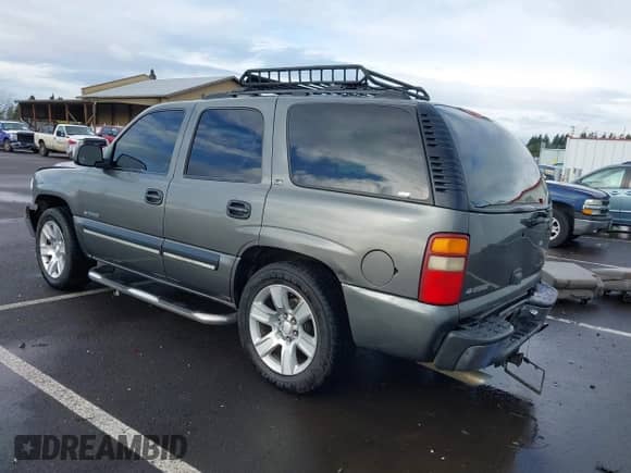 2001 Chevrolet Tahoe LT z VIN 1GNEK13T61R102886, wystawiony jako IAAI lot #41870940 z przebiegiem 267 769 mil mil oraz . Historia ofert i sprzedaży dostępna na DreamBid. Obrazek 3.