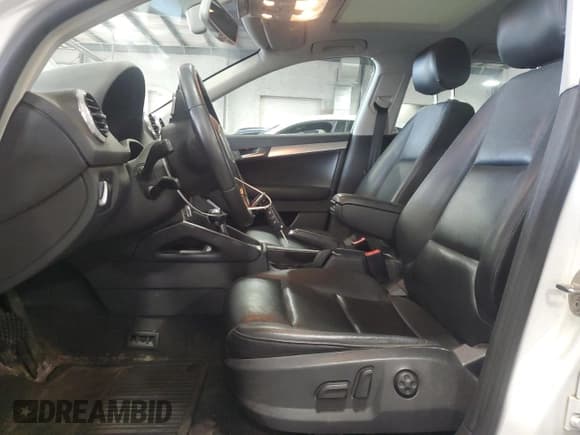 ✅ 2012 Audi A3 Premium Plus • VIN: WAUMFAFM9CA008481 • Lot: 70327554. Wystawiony na Copart z przebiegiem 198 347 mil. Bezpłatny archiwum sprzedaży aukcyjnych z USA i szczegółowy raport historii pojazdu na DreamBid. Zdjęcie 7.