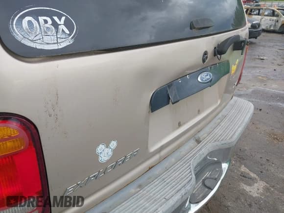 ✅ 1998 Ford Explorer XL • VIN: 1FMZU34E5WZA20652 • Lot: 42363619. Wystawiony na IAAI z przebiegiem 383 213 mil. Bezpłatny archiwum sprzedaży aukcyjnych z USA i szczegółowy raport historii pojazdu na DreamBid. Zdjęcie 6.