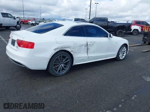 ✅ 2016 Audi A5 Premium • VIN: WAUD2AFR1GA007211 • Lot: 41402123. Listed on IAAI with 64,801 mi. Free auction sales archive from the USA and detailed vehicle history report at DreamBid. Image 4.