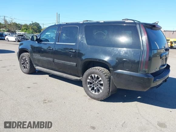 ✅ 2010 Chevrolet Suburban LT • VIN: 1GNUKJE38AR202397 • Lot: 43406750. Listed on IAAI with 177,689 mi. Free auction sales archive from the USA and detailed vehicle history report at DreamBid. Image 3.