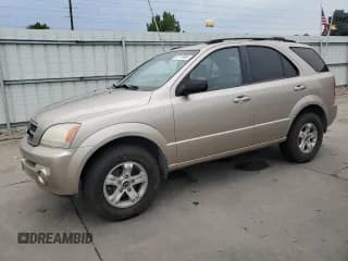 ✅ 2004 Kia Sorento LX • VIN: KNDJC733045284247 • Lot: 67213665. Wystawiony na Copart z przebiegiem 181 184 mil. Bezpłatny archiwum sprzedaży aukcyjnych z USA i szczegółowy raport historii pojazdu na DreamBid. Zdjęcie 1.