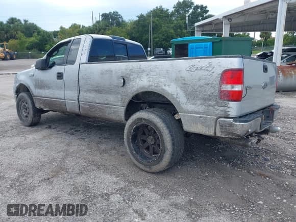 ✅ 2004 Ford F-150 XL • VIN: 1FTRF14W24NB71321 • Lot: 42968586. Listed on IAAI with 235,691 mi. Free auction sales archive from the USA and detailed vehicle history report at DreamBid. Image 3.