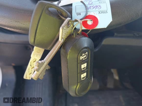 ✅ 2014 Ram ProMaster Cargo • VIN: 3C6TRVAG0EE108619 • Lot: 42334208. Wystawiony na IAAI z przebiegiem 202 294 mil. Bezpłatny archiwum sprzedaży aukcyjnych z USA i szczegółowy raport historii pojazdu na DreamBid. Zdjęcie 11.