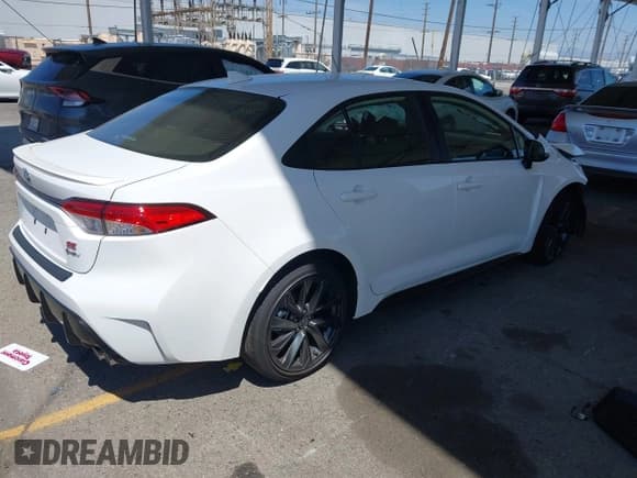 ✅ 2025 Toyota Corolla Hybrid LE • VIN: JTDBCMFE1SJ044578 • Lot: 42010046. Listed on IAAI with 1,678 mi. Free auction sales archive from the USA and detailed vehicle history report at DreamBid. Image 4.