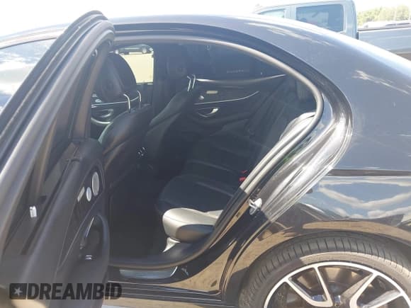 ✅ 2018 Mercedes-Benz E 43 AMG • VIN: WDDZF6EB6JA322257 • Lot: 43322111. Listed on IAAI with 129,748 mi. Free auction sales archive from the USA and detailed vehicle history report at DreamBid. Image 8.