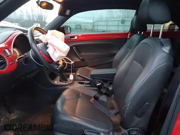 ✅ 2013 Volkswagen Beetle 2.5L • VIN: 3VWHX7AT8DM604332 • Lot: 79781264. Listed on Copart with 125,692 mi. Free auction sales archive from the USA and detailed vehicle history report at DreamBid. Image 7.