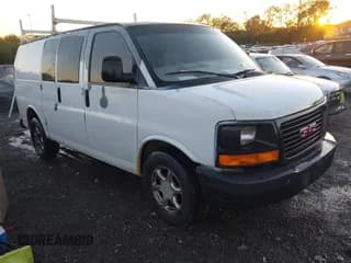✅ 2003 GMC Savana Cargo • VIN: 1GTEG15X731108188 • Lot: 43611307. Wystawiony na IAAI z przebiegiem 212 302 mil. Bezpłatny archiwum sprzedaży aukcyjnych z USA i szczegółowy raport historii pojazdu na DreamBid. Zdjęcie 1.