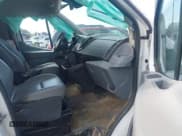 ✅ 2016 Ford Transit Cargo • VIN: 1FTYR1ZM4GKB53550 • Lot: 43296610. Wystawiony na IAAI z przebiegiem 213 729 mil. Bezpłatny archiwum sprzedaży aukcyjnych z USA i szczegółowy raport historii pojazdu na DreamBid. Zdjęcie 5.