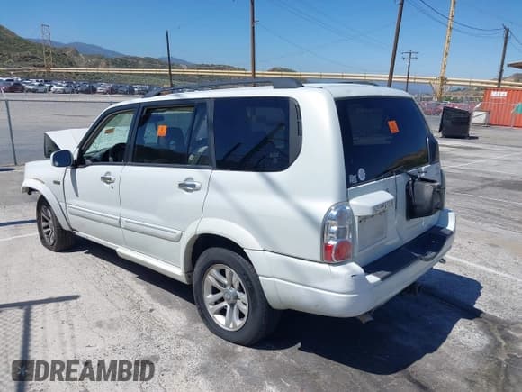 ✅ 2006 Suzuki XL7 • VIN: JS3TX92V664105084 • Lot: 42191244. Listed on IAAI with Not provided. Free auction sales archive from the USA and detailed vehicle history report at DreamBid. Image 3.