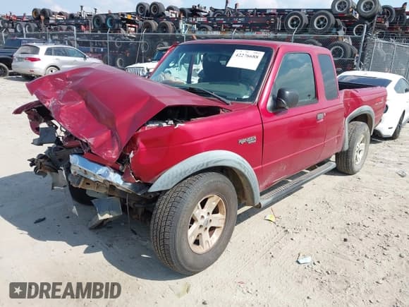 ✅ 2004 Ford Ranger XL Fleet • VIN: 1FTZR45EX4TA05462 • Lot: 42276688. Wystawiony na IAAI z przebiegiem 216 119 mil. Bezpłatny archiwum sprzedaży aukcyjnych z USA i szczegółowy raport historii pojazdu na DreamBid. Zdjęcie 2.