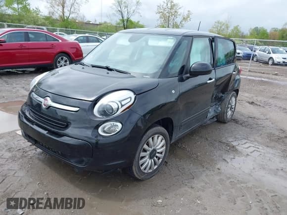 ✅ 2017 FIAT 500L Pop • VIN: ZFBCFAAH4HZ039061 • Lot: 42202209. Listed on IAAI with 46,526 mi. Free auction sales archive from the USA and detailed vehicle history report at DreamBid. Image 2.