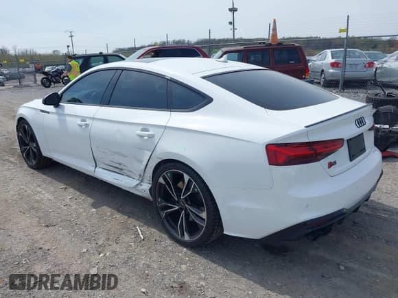 ✅ 2024 Audi S5 Sportback Premium Plus • VIN: WAUC4CF52RA016324 • Lot: 41989577. Listed on IAAI with 11,163 mi. Free auction sales archive from the USA and detailed vehicle history report at DreamBid. Image 3.