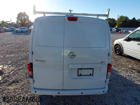 ✅ 2021 Nissan NV200 SV • VIN: 3N6CM0KN5MK702062 • Lot: 43495706. Wystawiony na IAAI z przebiegiem 68 194 mil. Bezpłatny archiwum sprzedaży aukcyjnych z USA i szczegółowy raport historii pojazdu na DreamBid. Zdjęcie 16.